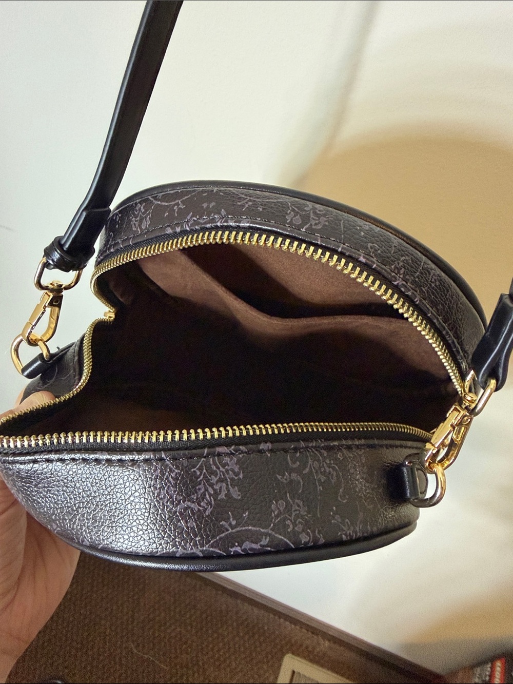 Skull & Roses Round Crossbody Bag + Matching Wallet Gothic - Picture 4 of 6